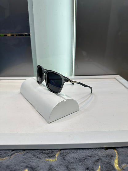 Oakle y 4932 Grey Ultimate Luxury Shade With Original Packaging