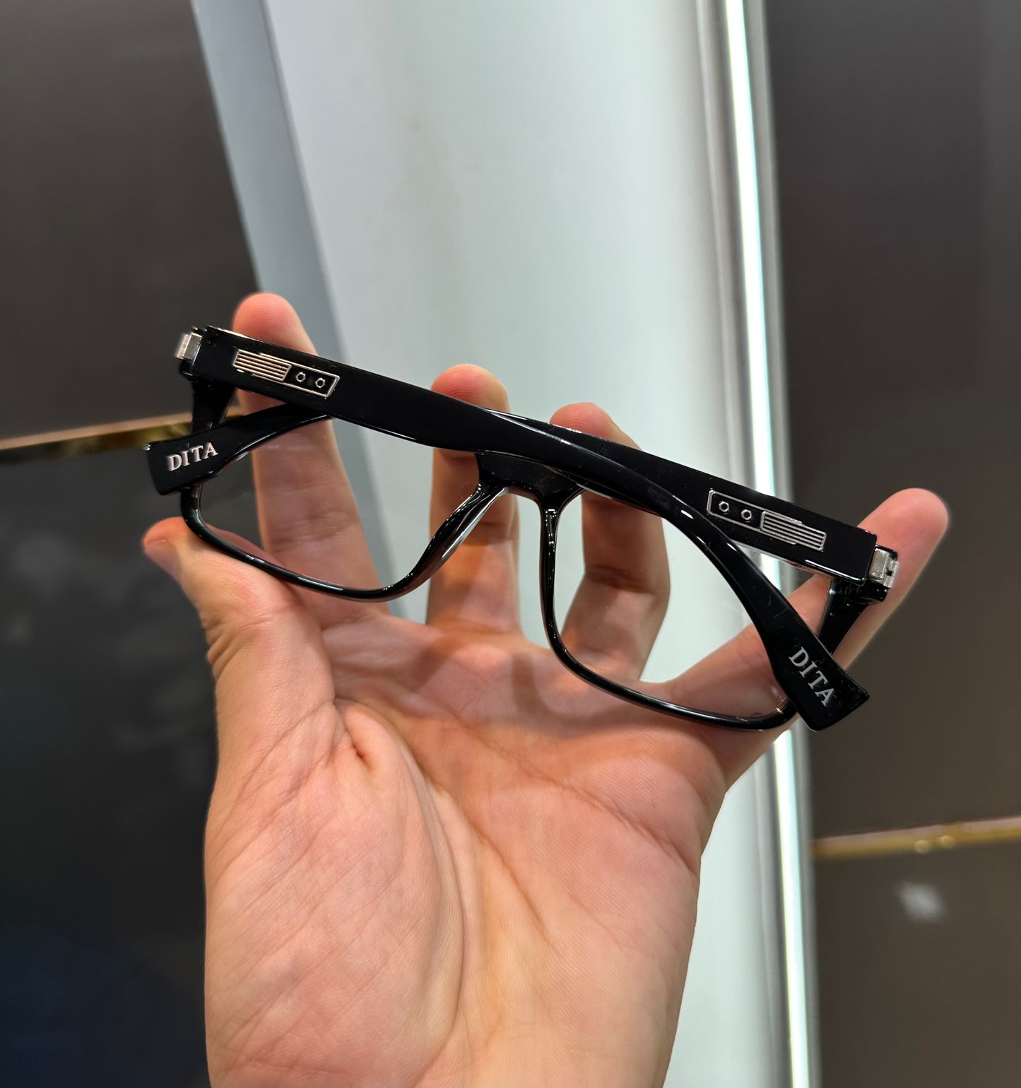 DIT A Transparent 8956 Ultimate Luxury Shade With Original Packaging