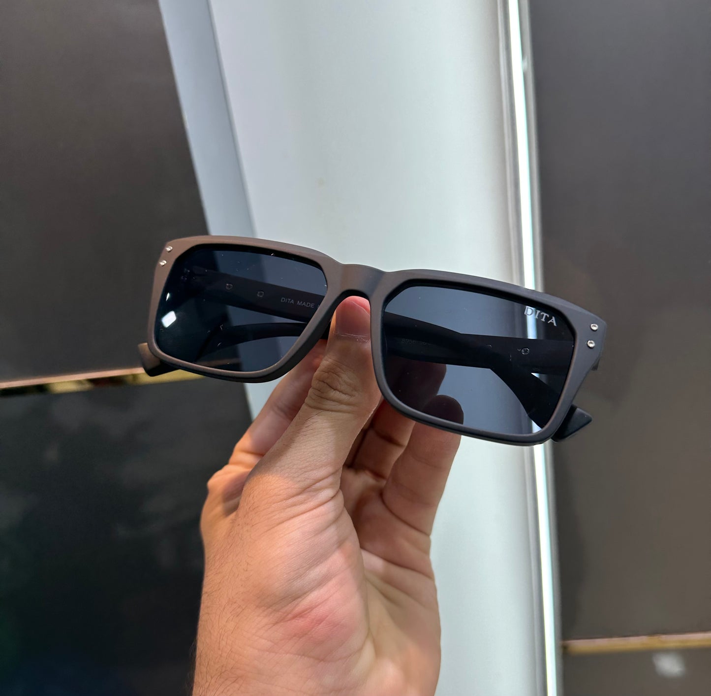 DIT A Black 8956 Ultimate Luxury Shade With Original Packaging