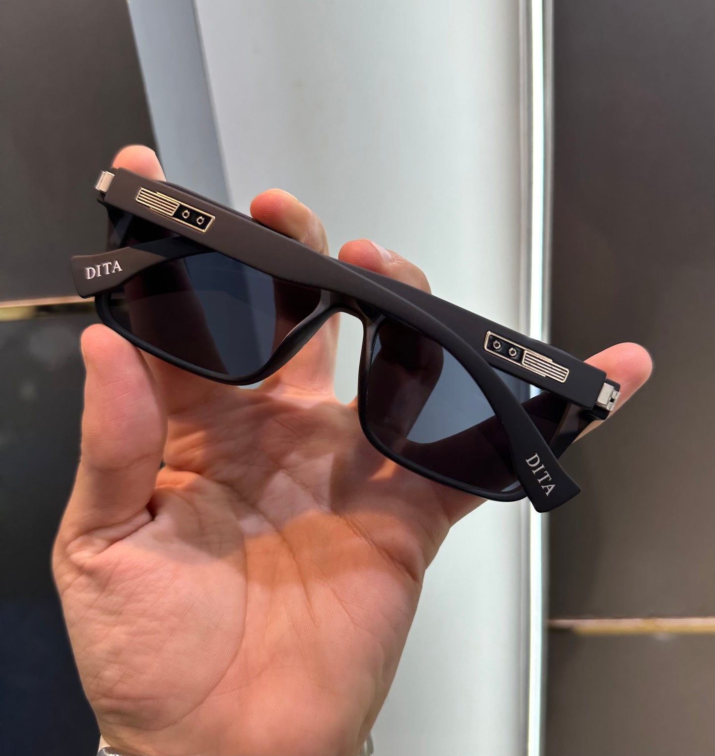 DIT A Black 8956 Ultimate Luxury Shade With Original Packaging