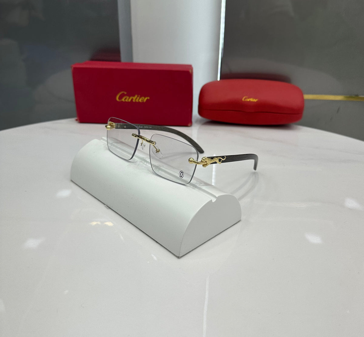 Cartie r 2592 Glass Ultimate Luxury Shade With Original Packaging